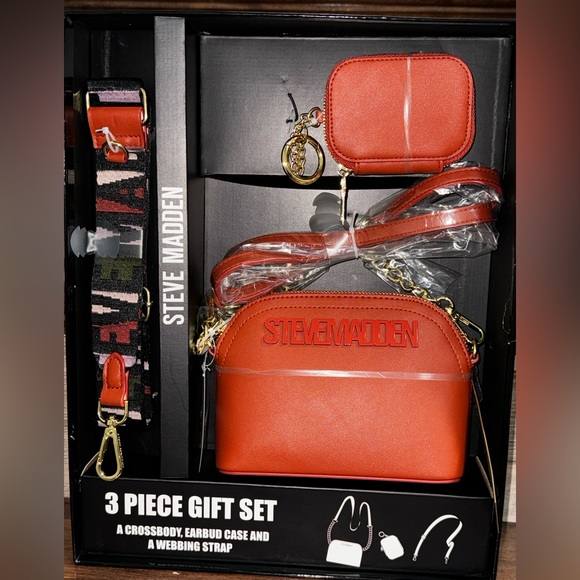 ✅ Super Cute 🥰 BOXED STEVE MADDEN 3 PIECE GIFT SET - NEW - Picture 2 of 4